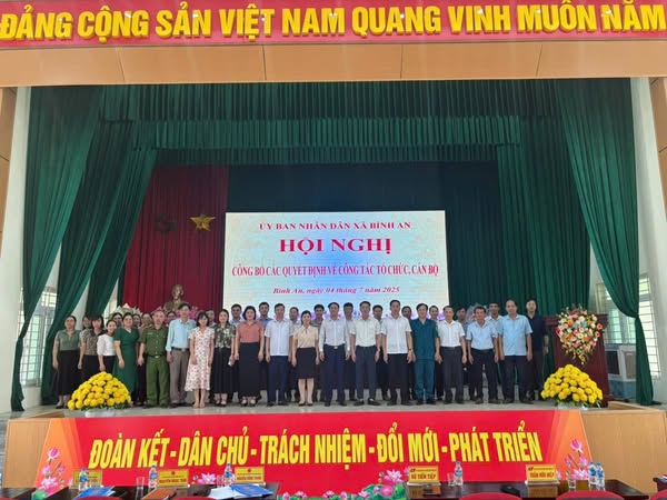 ỦY BAN NHÂN DÂN XÃ BÌNH AN TỔ CHỨC HỘI NGHỊ CÔNG BỐ CÁC QUYẾT ĐỊNH VỀ CÔNG TÁC TỔ CHỨC, CÁN BỘ