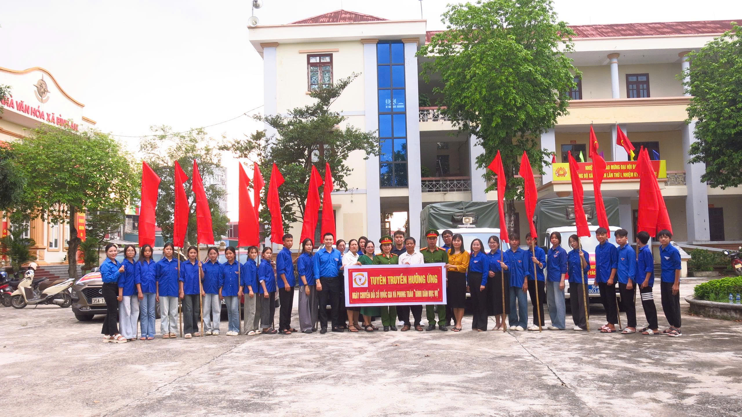 UBND xã Bình An tổ chức diễu hành tuyên truyền hưởng ứng Ngày Chuyển đổi số quốc gia và Phong trào “Bình dân học vụ số” năm 2025