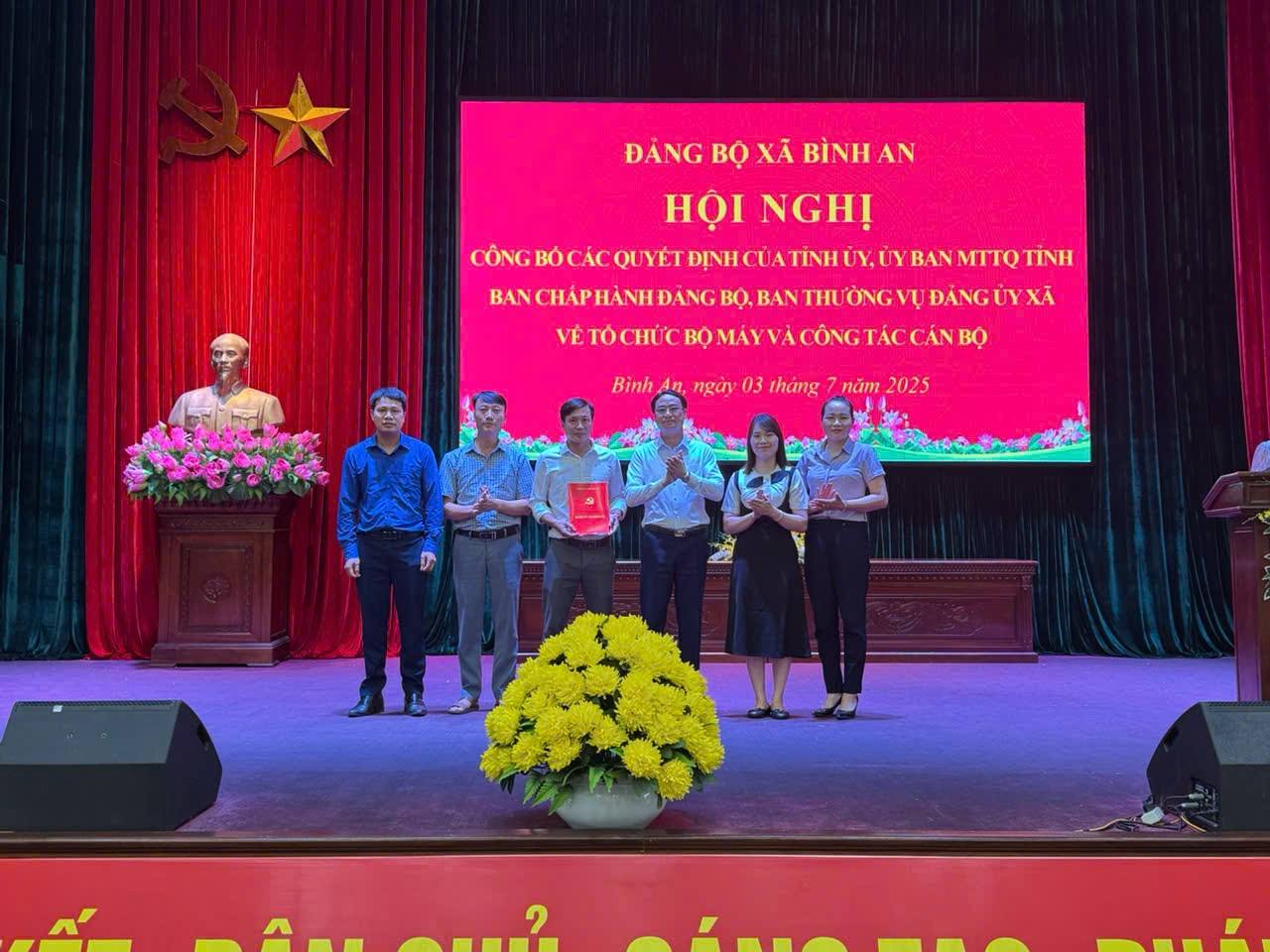 ĐẢNG ỦY XÃ BÌNH AN TỔ CHỨC HỘI NGHỊ CÔNG BỐ CÁC QUYẾT ĐỊNH VỀ CÔNG TÁC TỔ CHỨC, CÁN BỘ